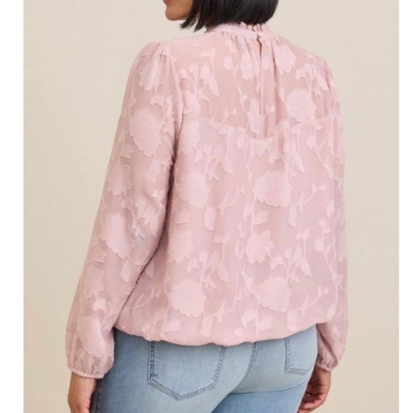 🆕 Chiffon Clip Floral Bubble Hem Blouse NWT Torrid New! - Picture 3 of 6